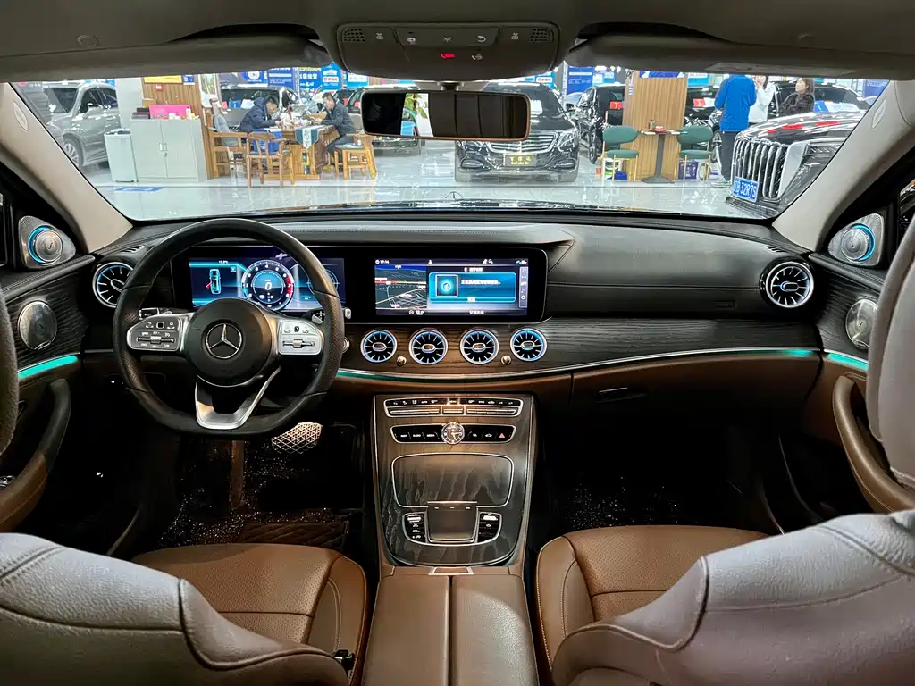 Mercedes-Benz E-Class 2019 — фото 12