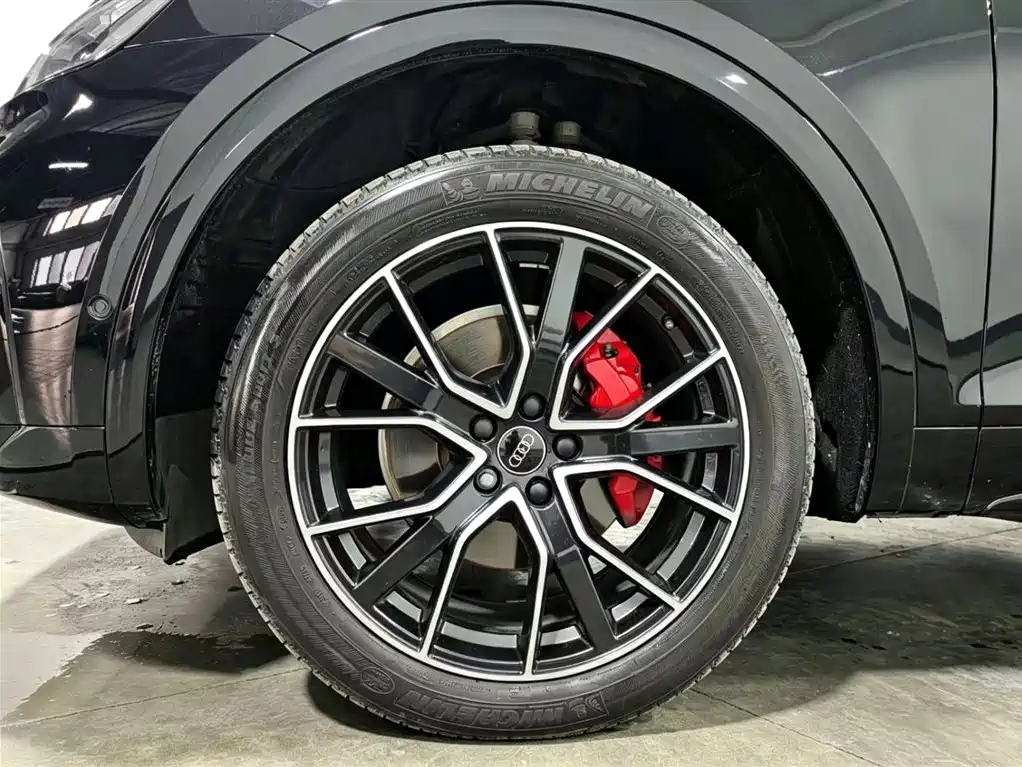 Audi Q5L 2023 — фото 15