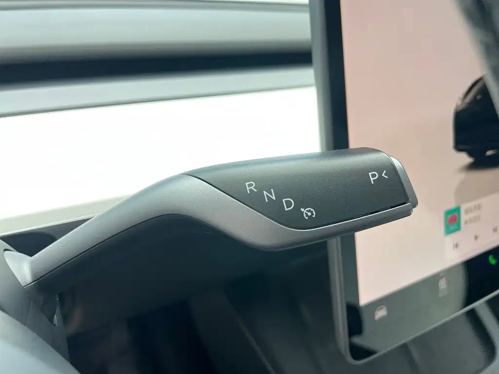 Tesla Model Y 2022 — фото 14