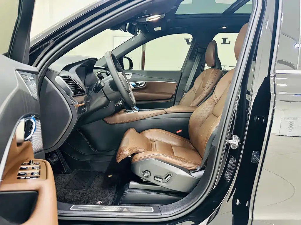 Volvo XC90 PHEV 2023 — фото 12