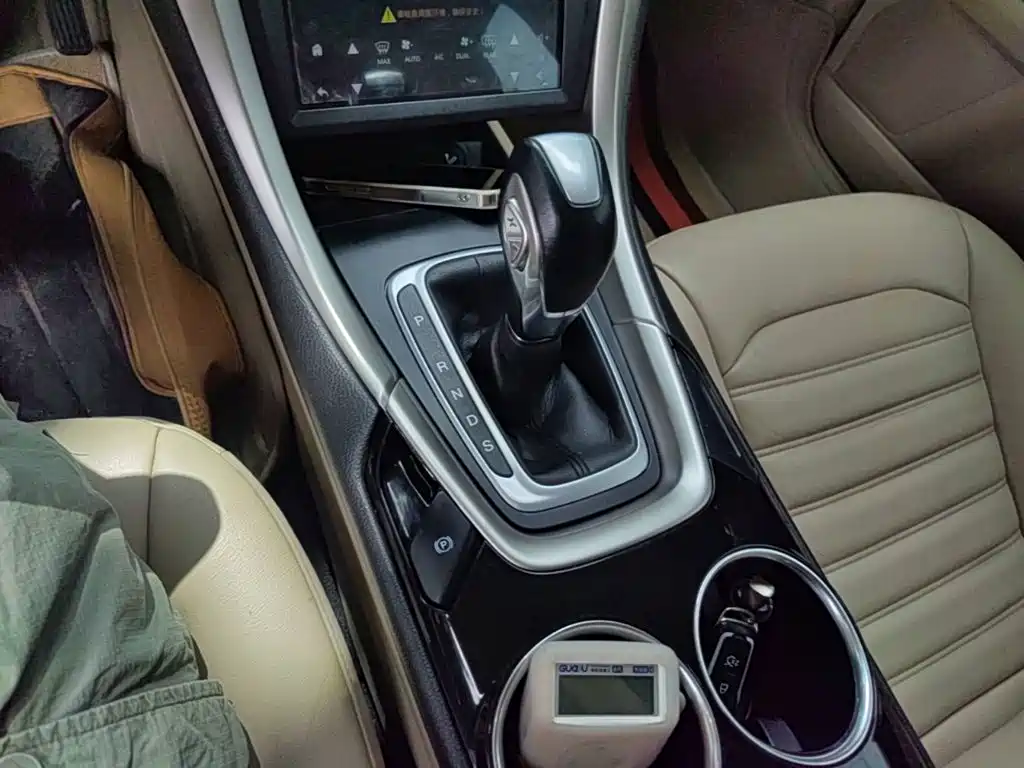 Ford Mondeo 2014 — фото 14