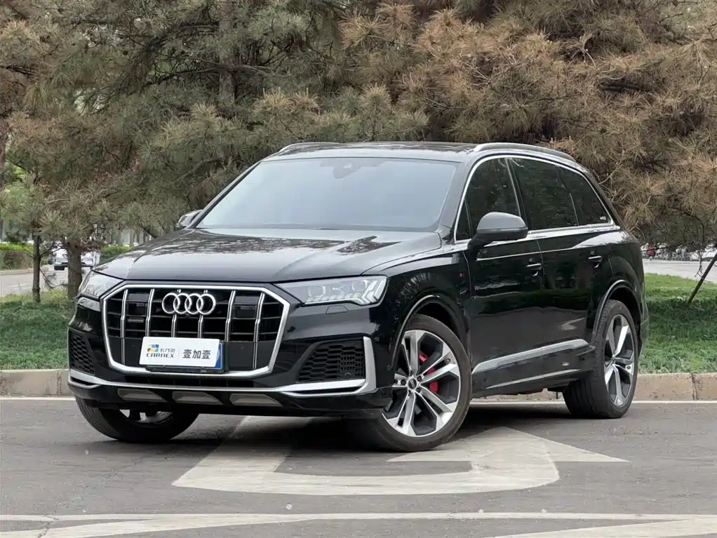 Audi Q7 2023 — фото 1