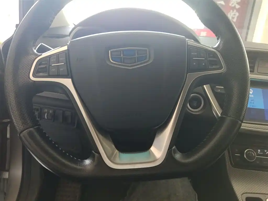 Geely Emgrand GS 2018 — фото 11