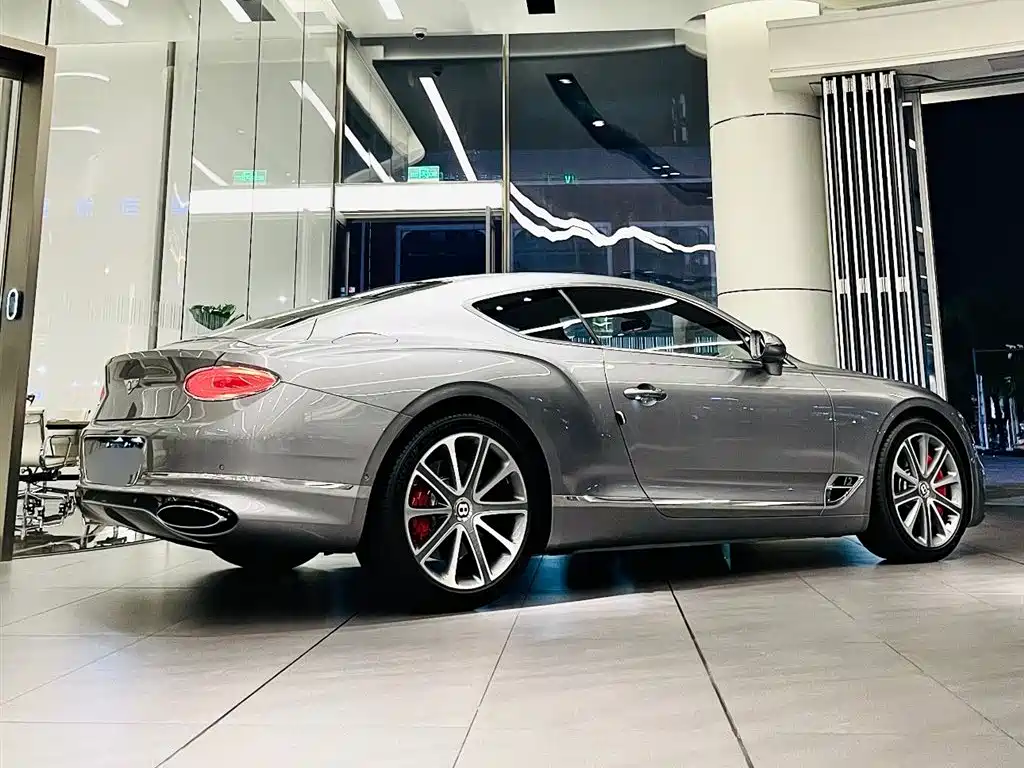 Bentley Continental 2020 — фото 6