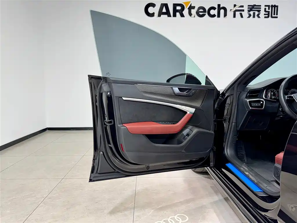 Audi A7L 2024 — фото 16