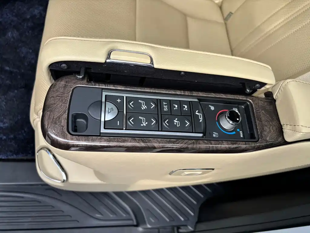 Toyota Vellfire 2023 — фото 22