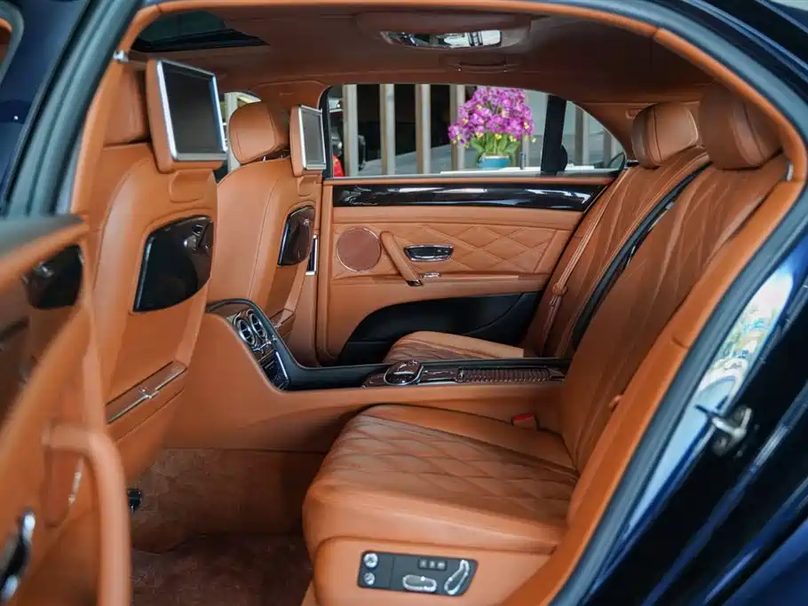 Bentley Flying Spur 2016 — фото 3