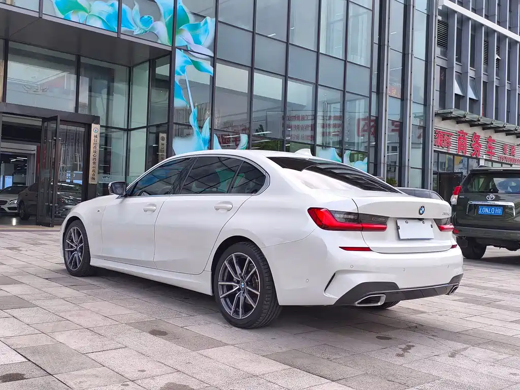BMW 3 Series 2021