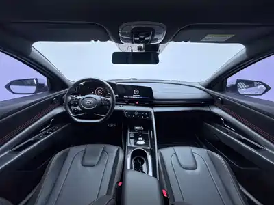 Hyundai Elantra 2022