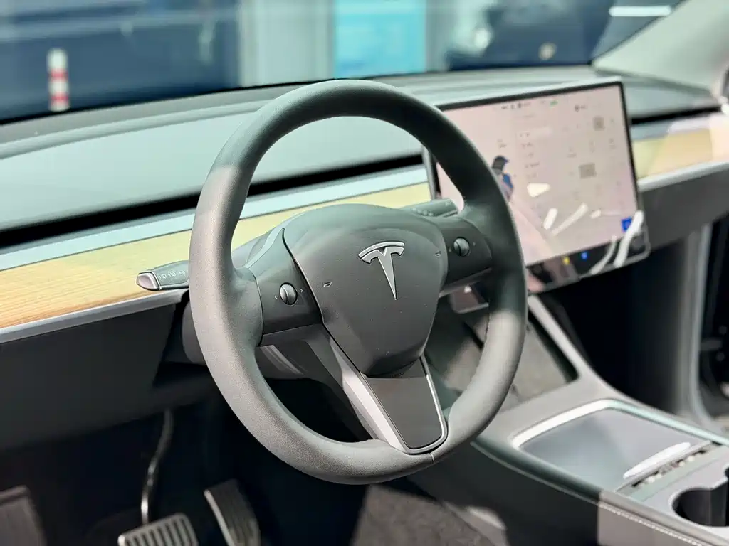 Tesla Model Y 2022 — фото 10