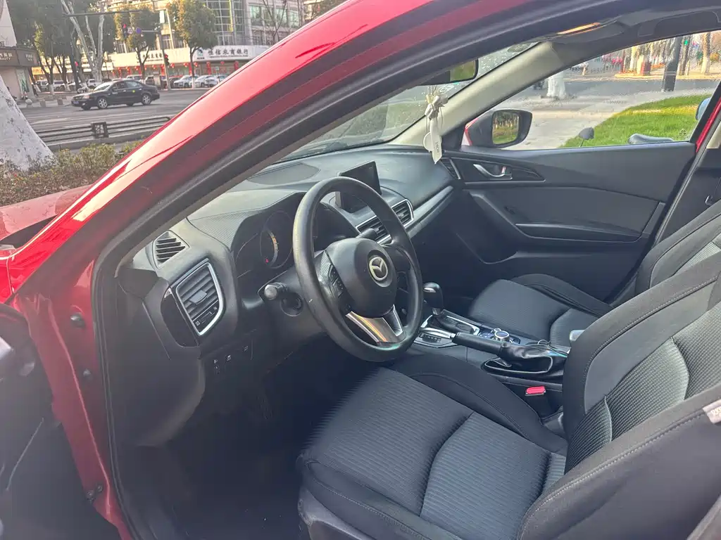 Mazda 3 Axela 2016 — фото 7
