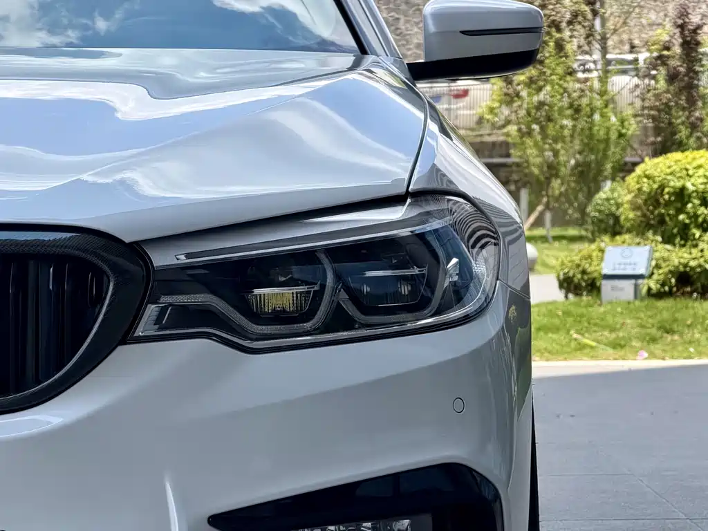 BMW 5 Series 2019 — фото 4