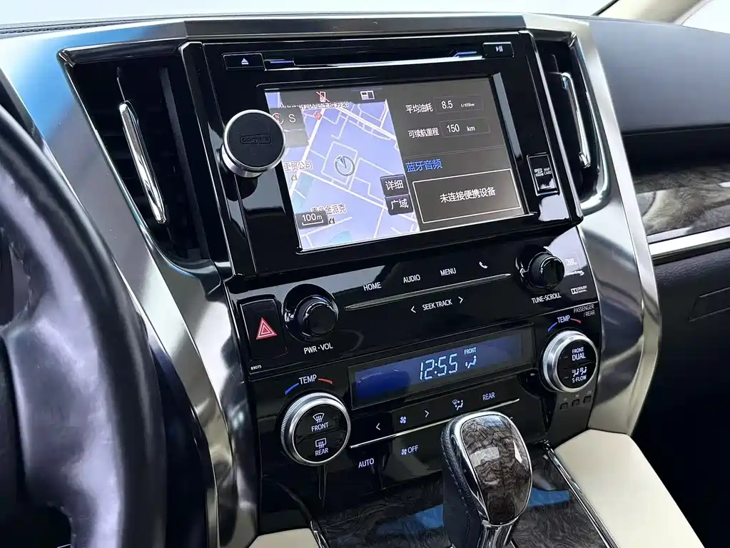 Toyota Vellfire 2019 — фото 8