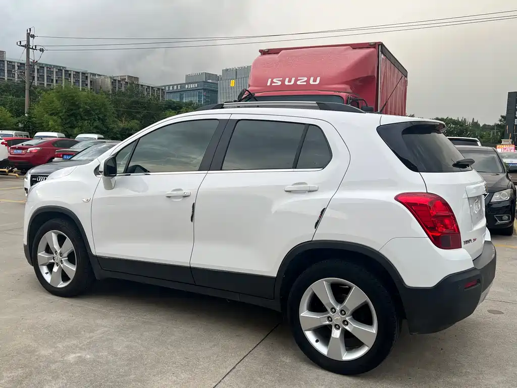 Chevrolet Trax 2016 — фото 12