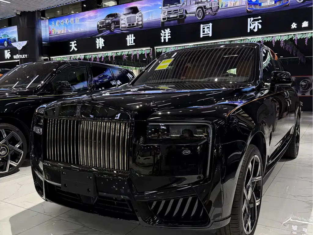 Rolls-Royce Cullinan — фото 1