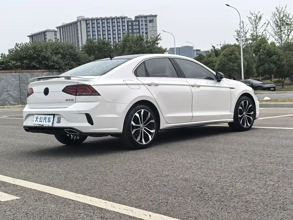 Volkswagen Lamando 2018 — фото 17