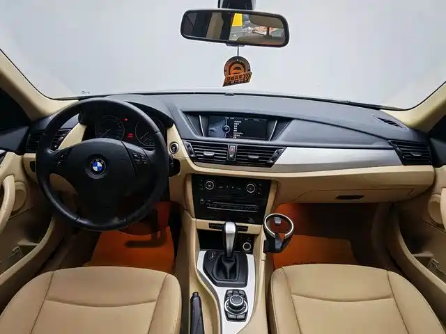 BMW X1 2014 — фото 9