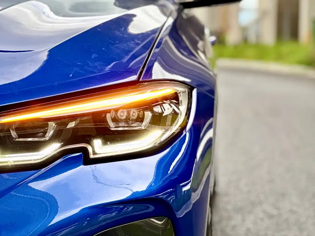 BMW 3 Series 2019 — фото 12
