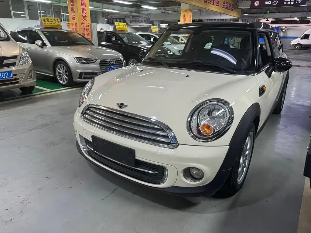 MINI Clubman 2013