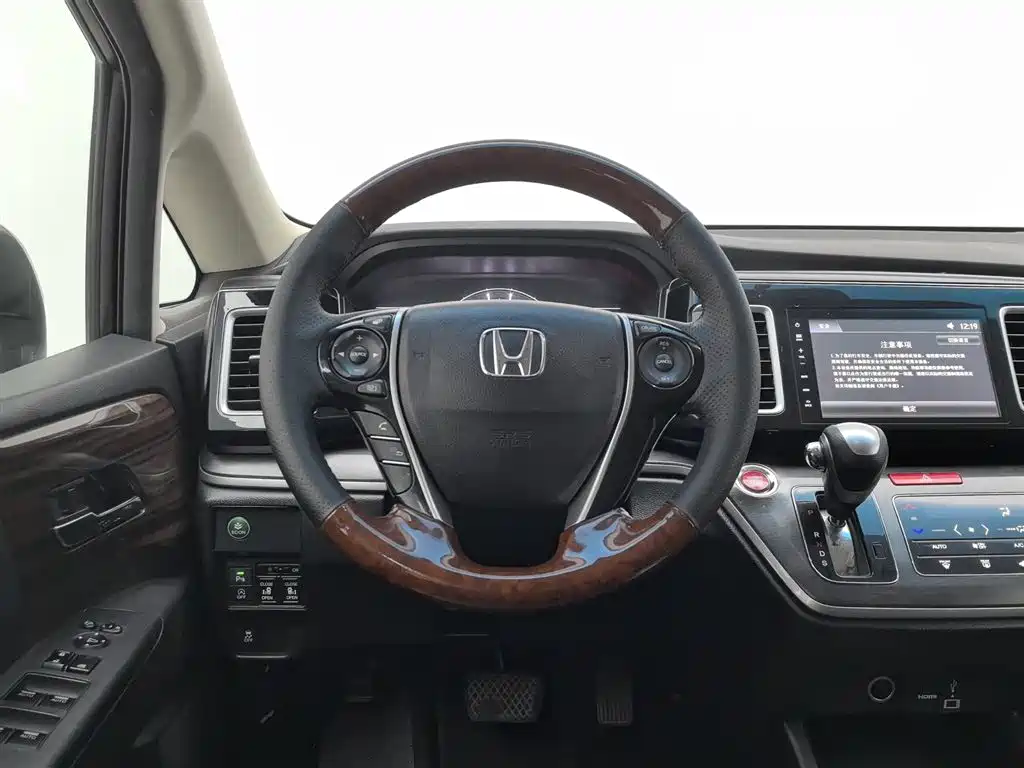 Honda Elysion 2019 — фото 11