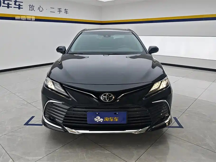 Toyota Camry 2024 — фото 2