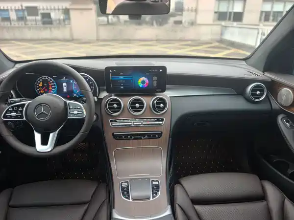 Mercedes-Benz GLC 2021