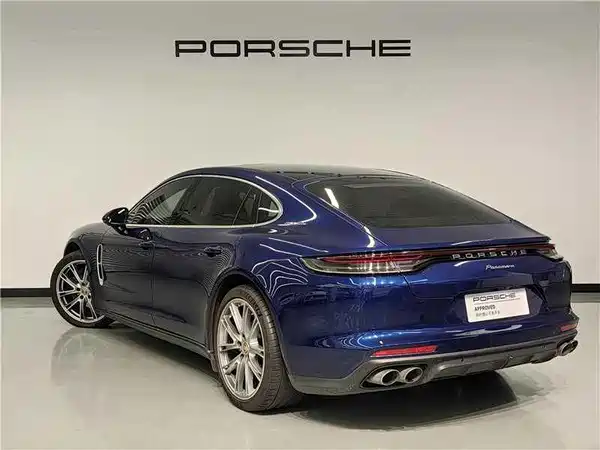 Porsche Panamera 2023
