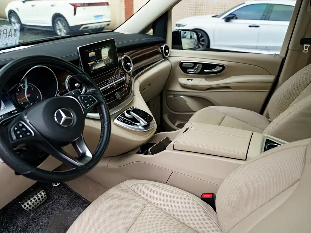 Mercedes-Benz V-Class 2018 — фото 7