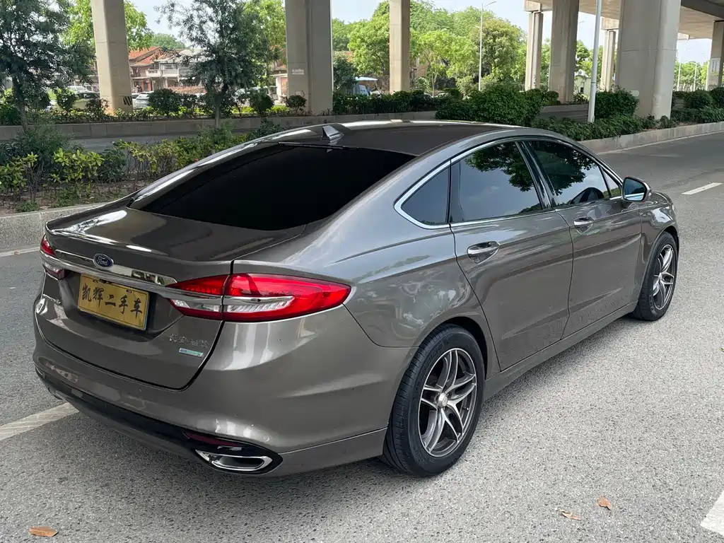 Ford Mondeo 2017 — фото 11