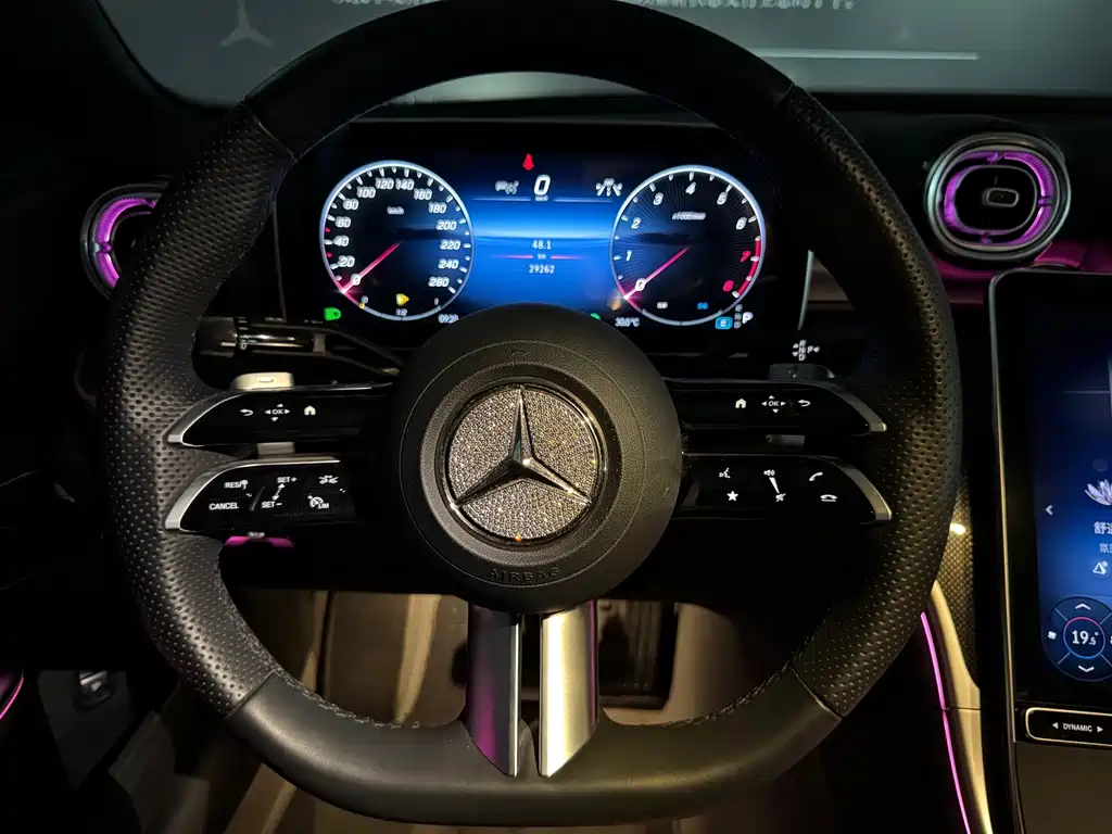 Mercedes-Benz C-Class 2024 — фото 13