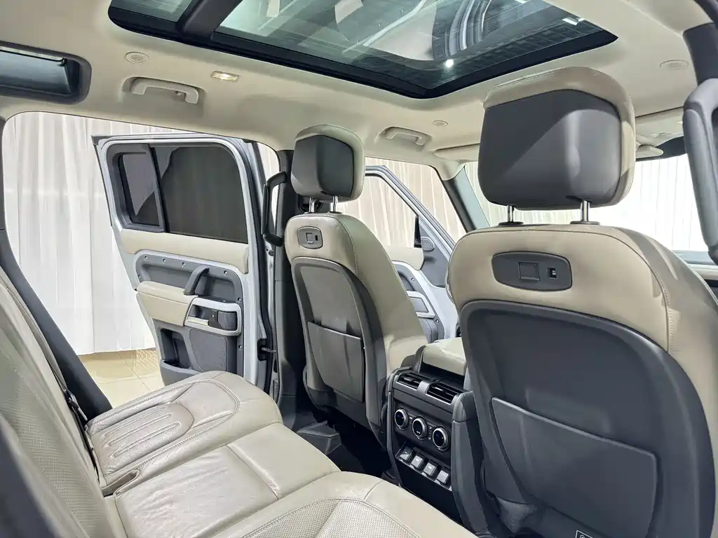 Land Rover Defender 2020 — фото 9