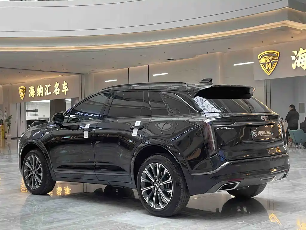 Cadillac XT5 2025 — фото 3