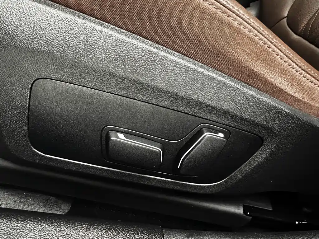 BMW 3 Series 2023 — фото 19