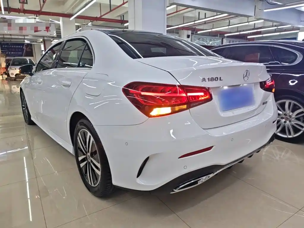 Mercedes-Benz A-Class 2020 — фото 5