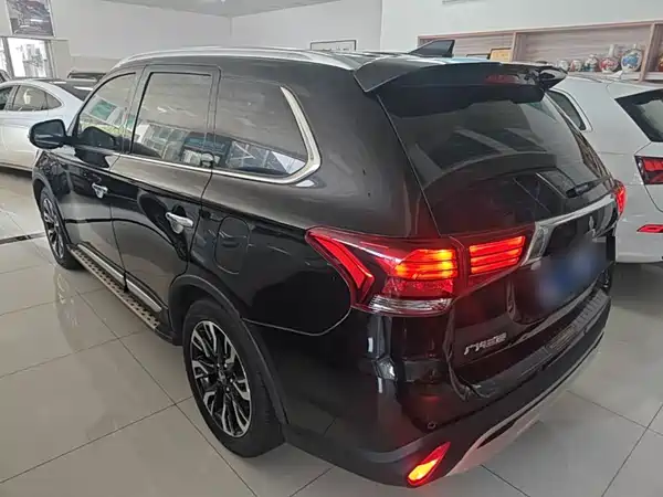 Mitsubishi Outlander 2020