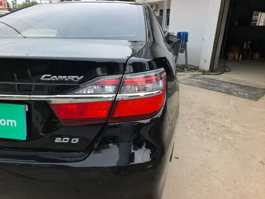 Toyota Camry 2016 — фото 8