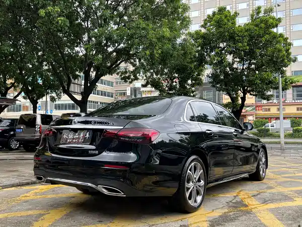 Mercedes-Benz E-Class 2022