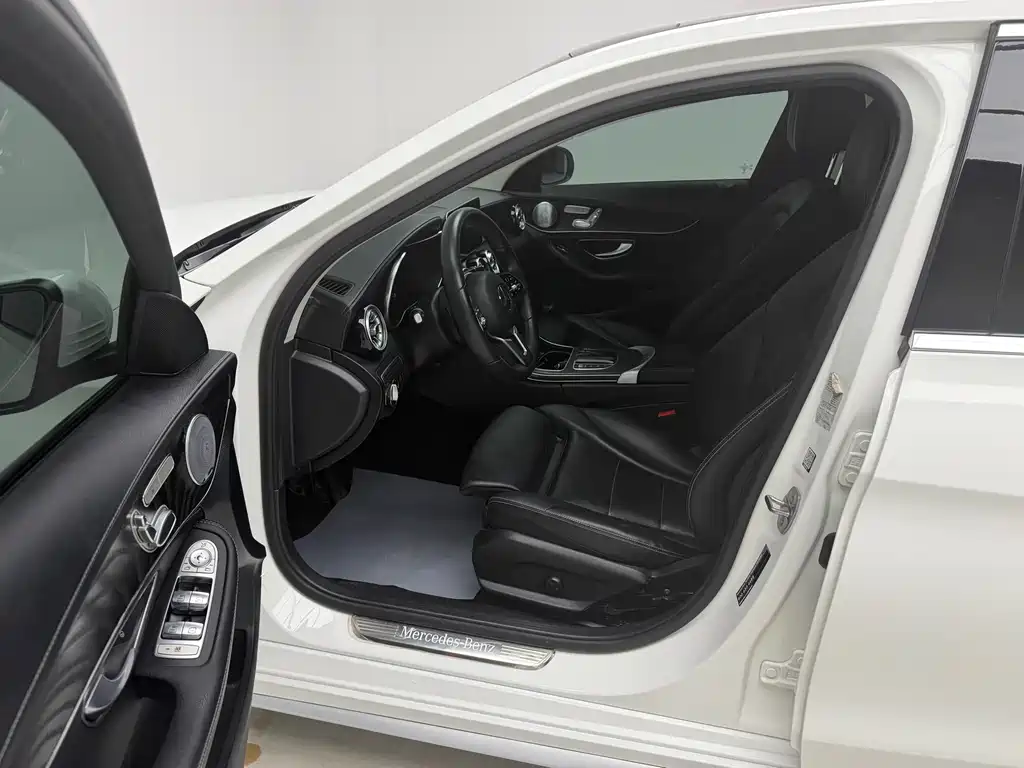 Mercedes-Benz C-Class 2019 — фото 14