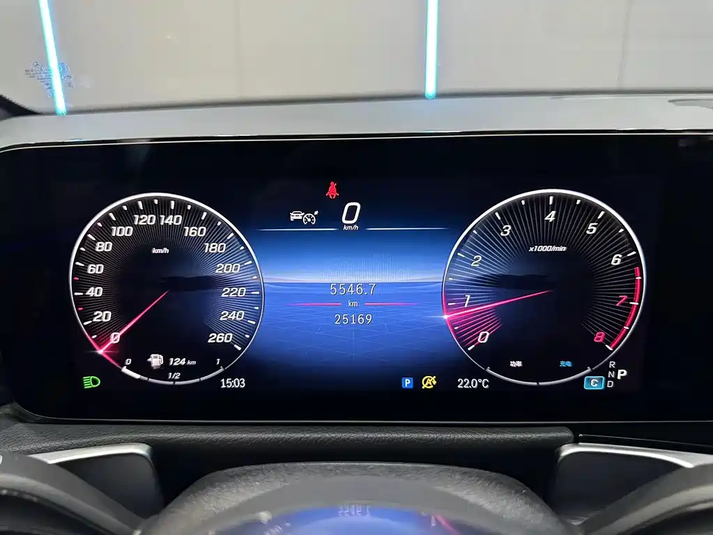 Mercedes-Benz GLB 2024 — фото 12