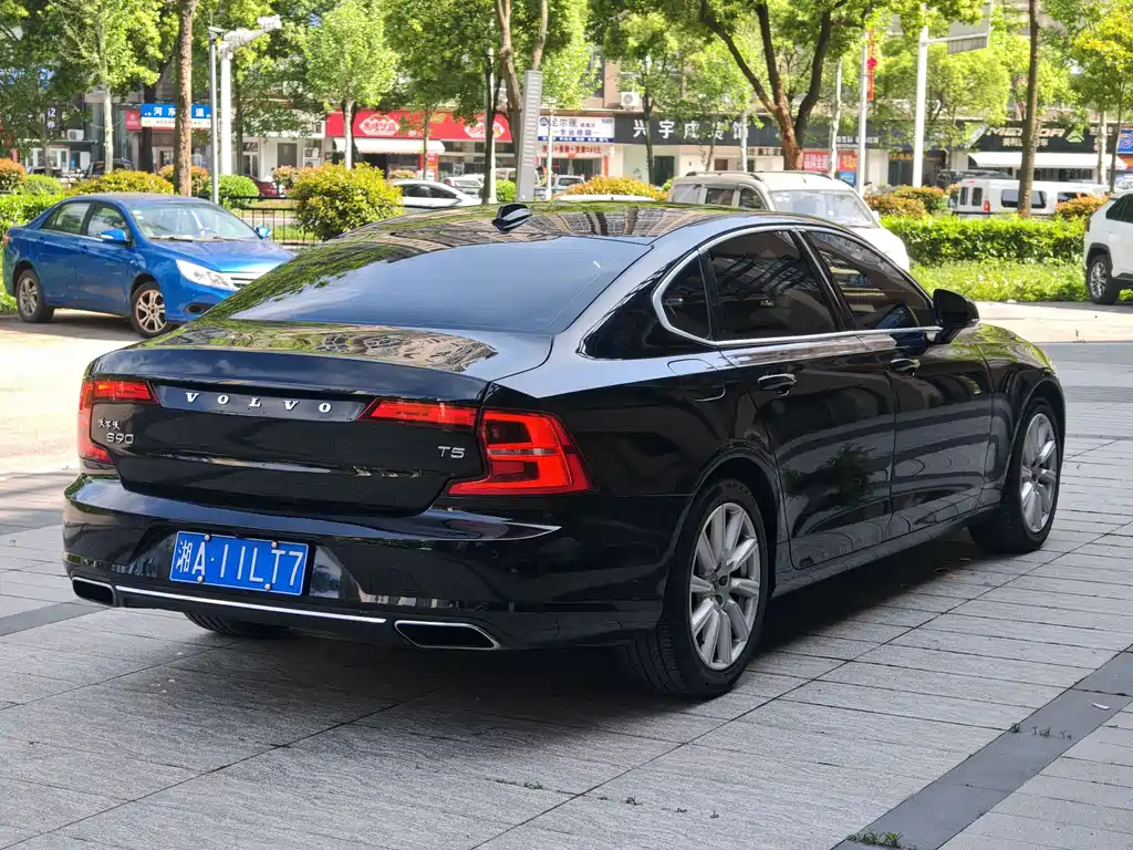 Volvo S90 2017 — фото 9