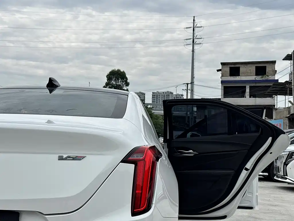 Cadillac CT4 2021 — фото 20