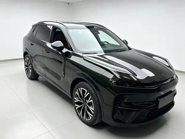 Lynk & Co 08 EM-P 2025