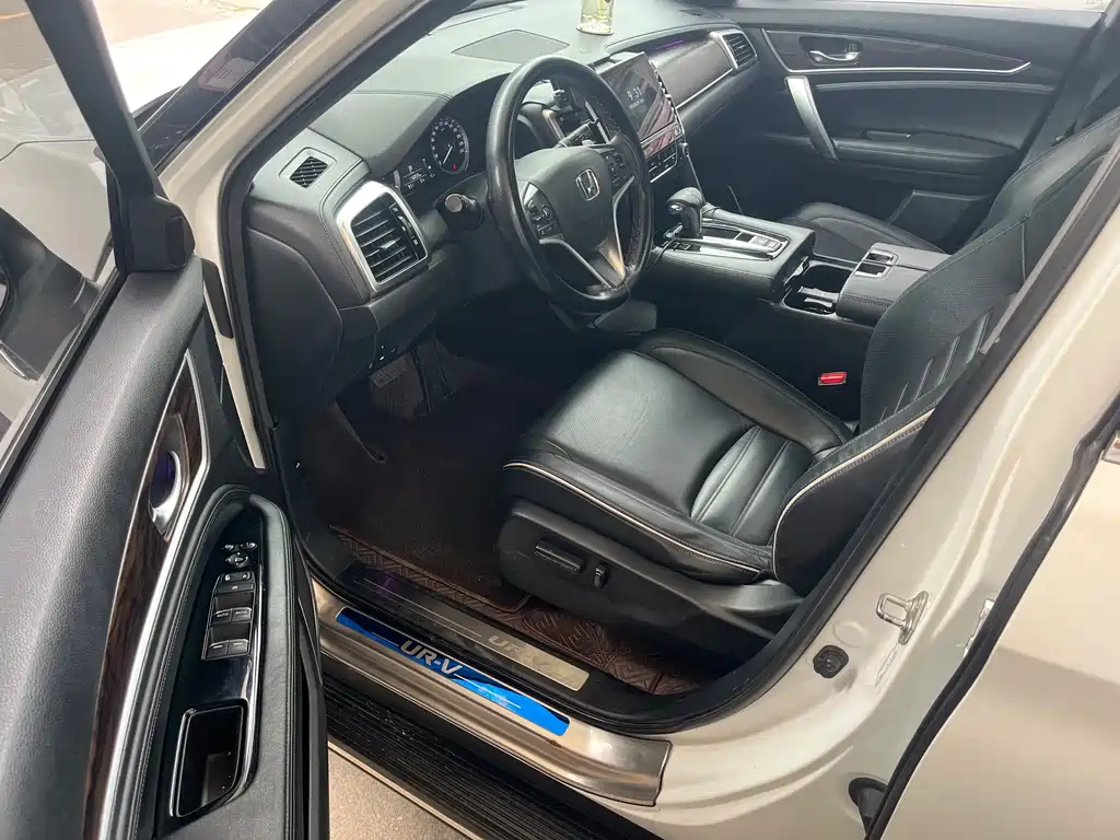Honda UR-V 2017 — фото 14