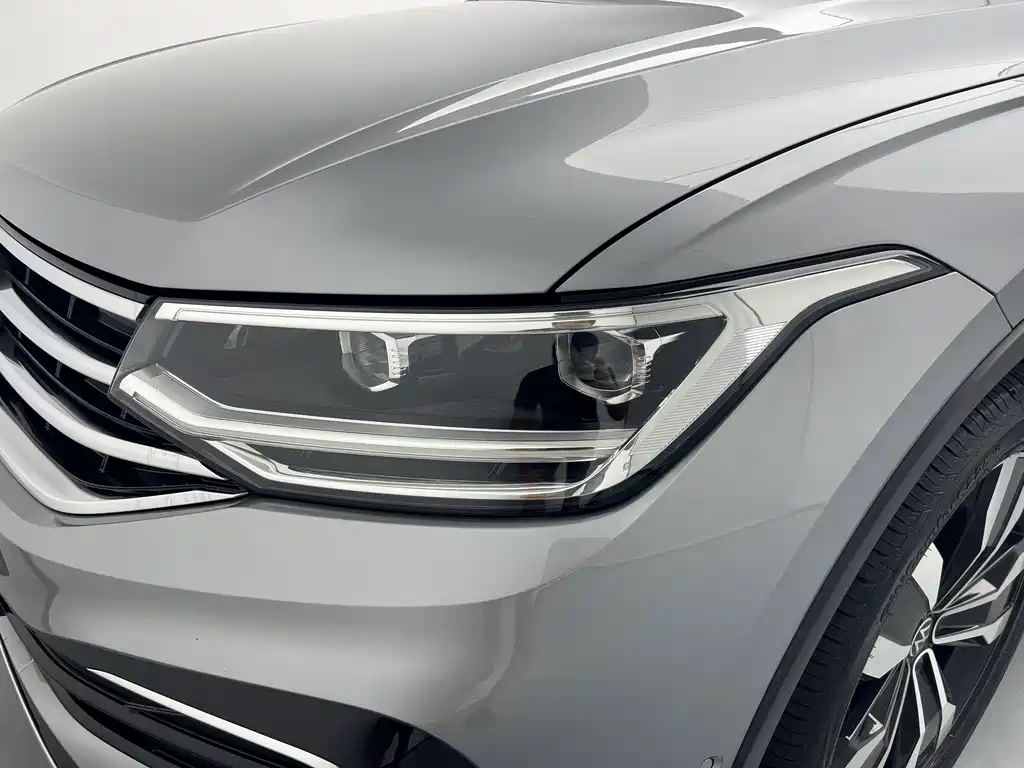 Volkswagen Tiguan L 2023 — фото 11