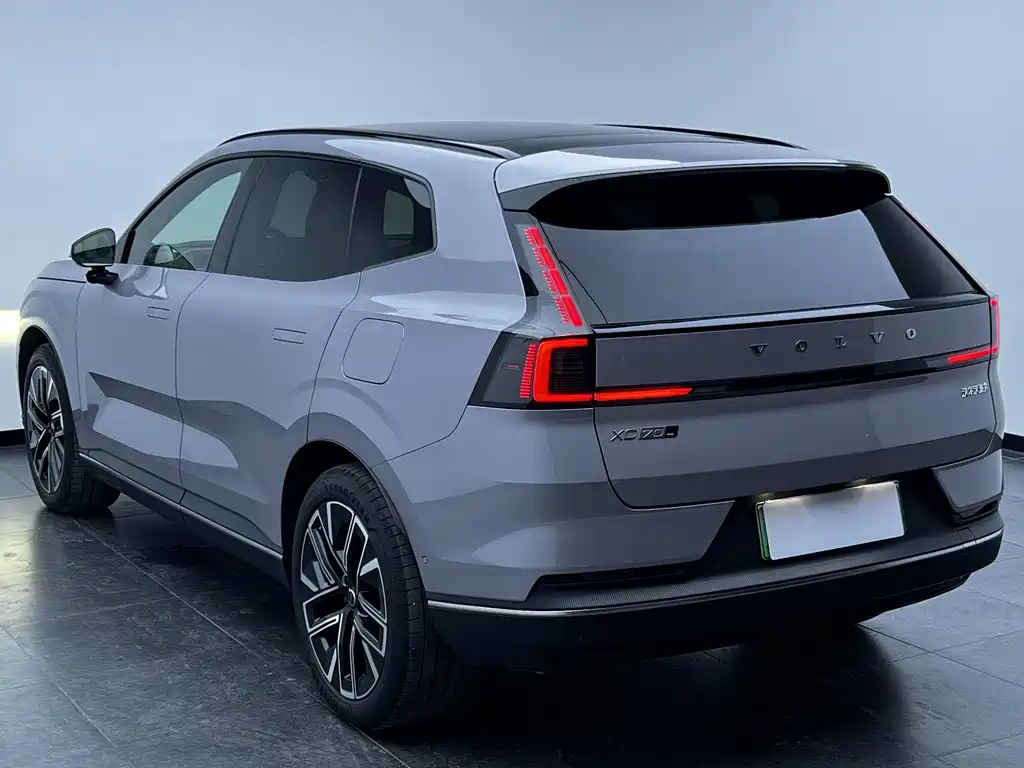 Volvo XC70 Plug-In Hybrid 2025 — фото 17