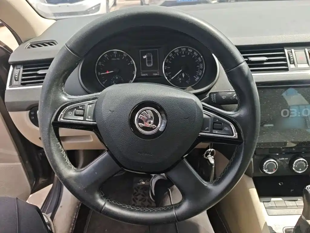 Skoda Octavia 2015 — фото 11