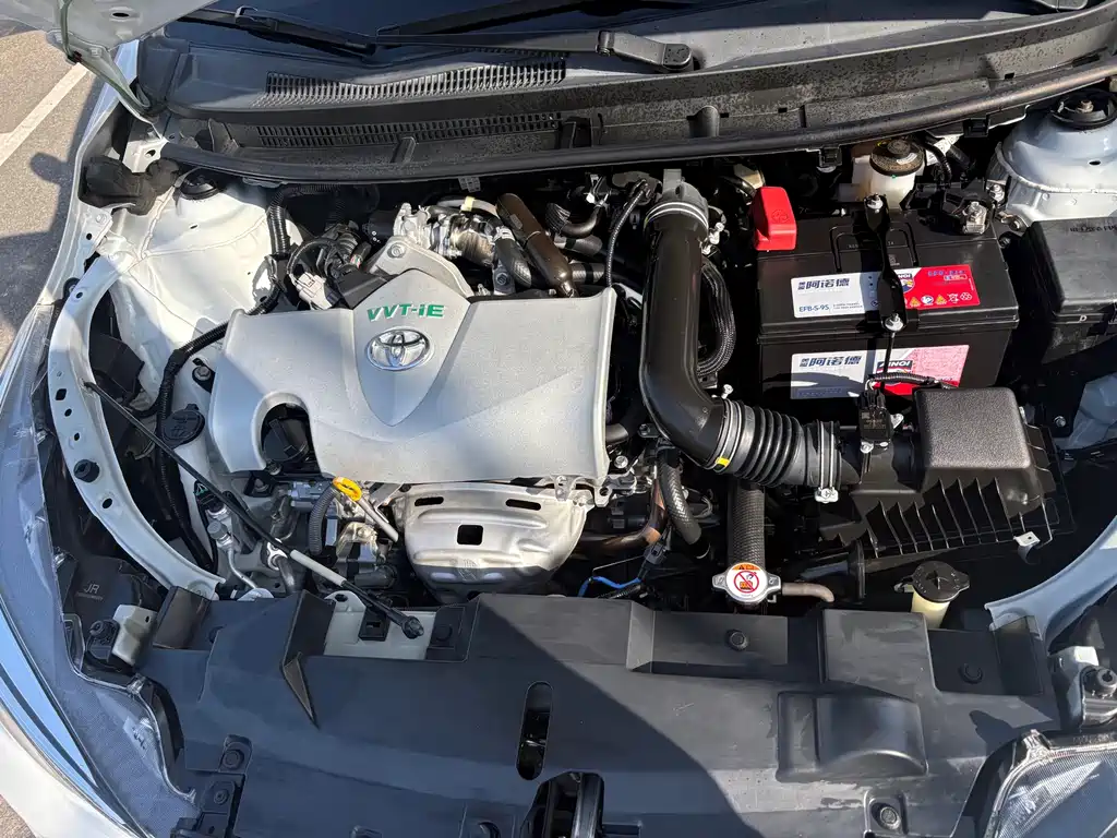 Toyota Yaris L 2020 — фото 12