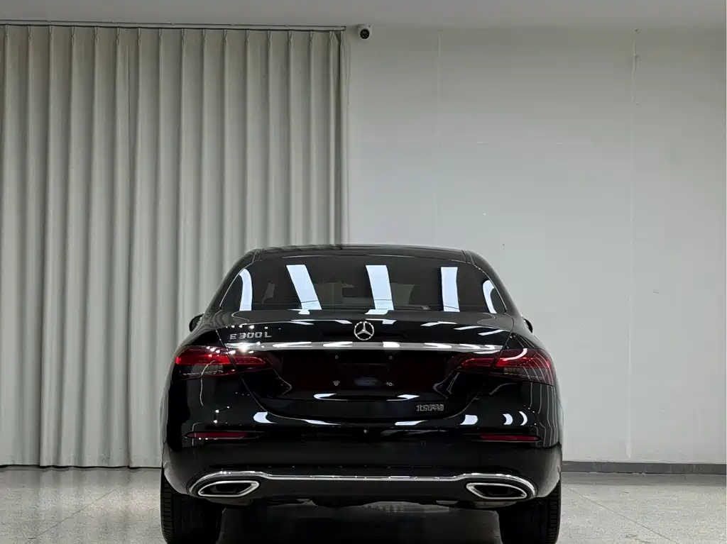 Mercedes-Benz E-Class 2023 — фото 7