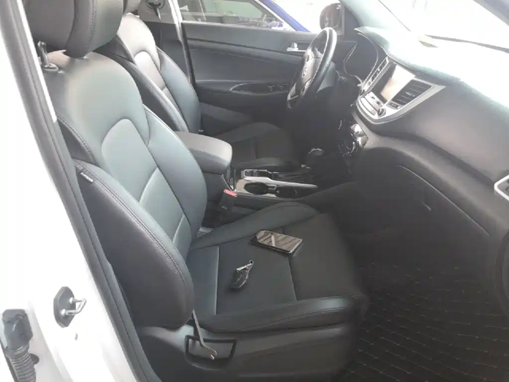 Hyundai Tucson 2016 — фото 25