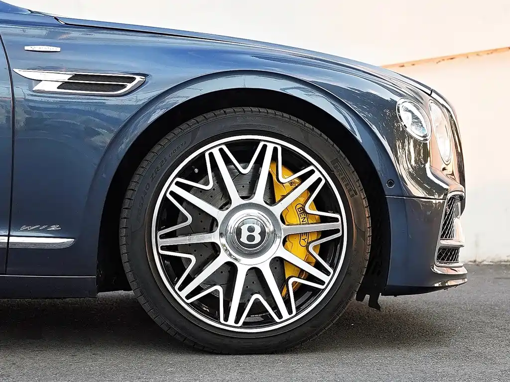 Bentley Flying Spur 2020 — фото 9